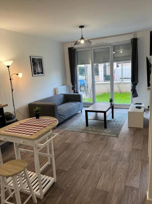 Appartement F2 De Haut Standing En Hypercentre Avec Jardin Prive A 270 M De La Gare De Mantes ! 外观 照片