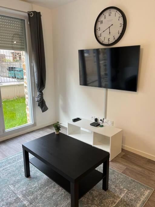 Appartement F2 De Haut Standing En Hypercentre Avec Jardin Prive A 270 M De La Gare De Mantes ! 外观 照片