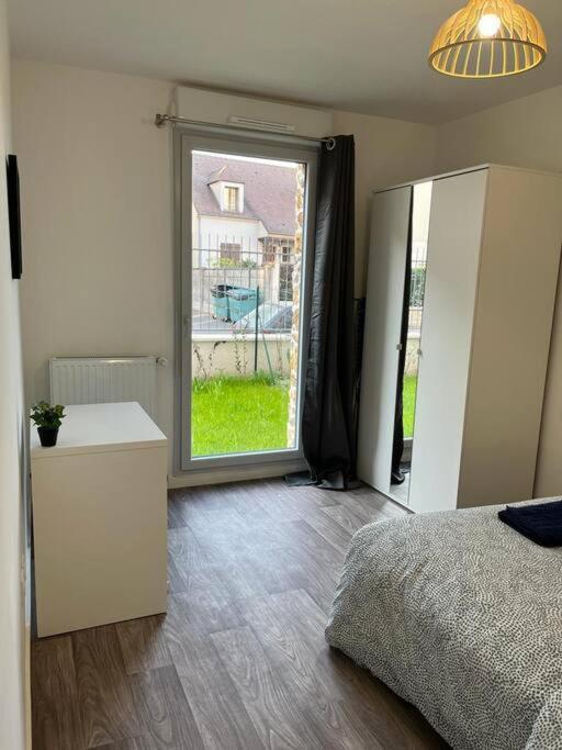 Appartement F2 De Haut Standing En Hypercentre Avec Jardin Prive A 270 M De La Gare De Mantes ! 外观 照片